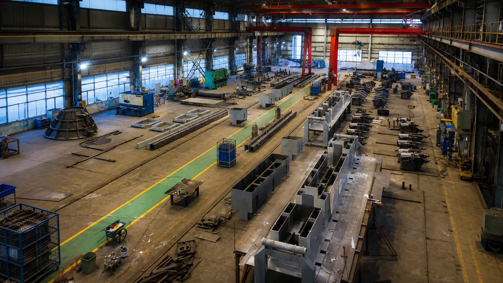 Anode superstructures in fabrication workshop